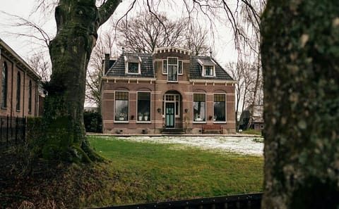 Private Giethoorn Day Tour with Car and Walking from Amsterdam