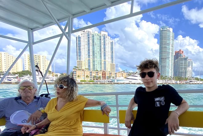 South Beach: Cruise of Millionaire’s Homes & Miami Skyline