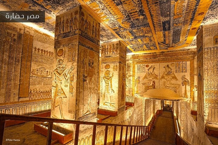 Luxor Valley of the kings, Temple Hatshepsut, colossi of Memnon 4