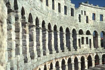 Private Pula and Olive Oil Tasting Tour – from Poreč and Rovinj