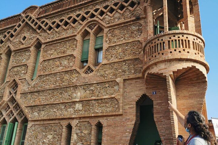 Colonia Guell & Casa Vicens Skip-the-Line Ticket Private Tour 
