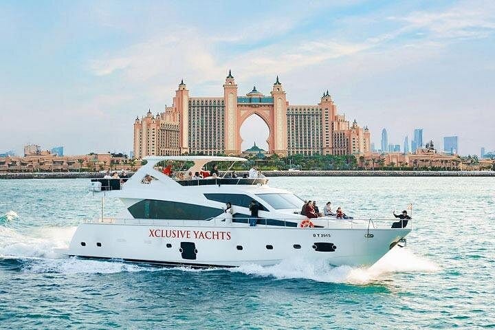 Dubai: Luxury Shared Yacht Tour with Breakfast or BBQ – Explore Iconic Dubai from the Sea