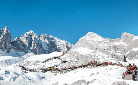 8-Day Yunnan Sightseeing Tour: Kunming, Dali, Lijiang, Shangri-La