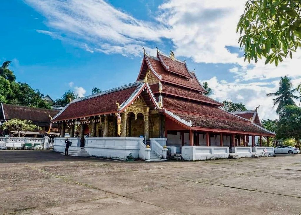 Sunset cruise on Luang Prabang river