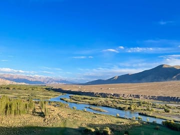 Pangong Lake Day Tour from Leh with Guided Experience