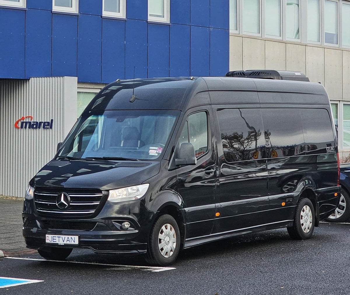 Private Transfer: Reykjavík → Keflavik Airport Jetvan 10 Pax., by Icelimo Luxury Travel
