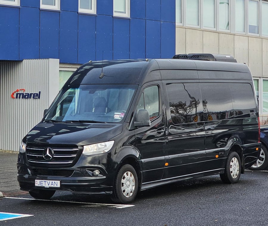 Private Transfer: Reykjavík → Keflavik Airport Jetvan 10 Pax.