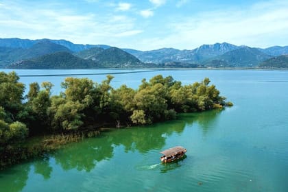 Skadar Lake Guided Boat Tour to Vranjina Monastery & Wine Tasting