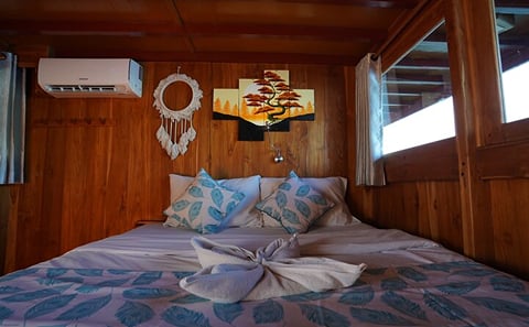 Komodo Island Sailboat Multi Day Tour Package