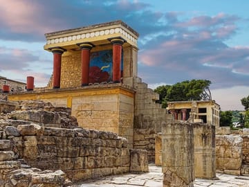 Knossos Palace and Mythology Park Tour from Heraklion