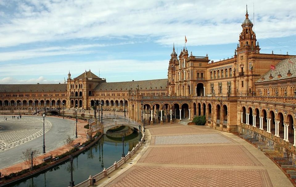 Seville Highlights Tour: Explore Cathedral, Alcazar, Plaza de España