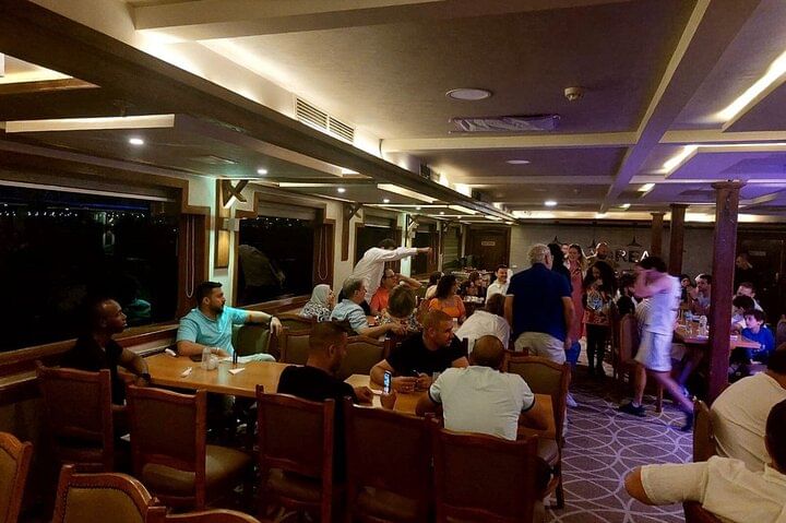 Full Day Private Giza Pyramids City Tour and Dinner Nile Cruise