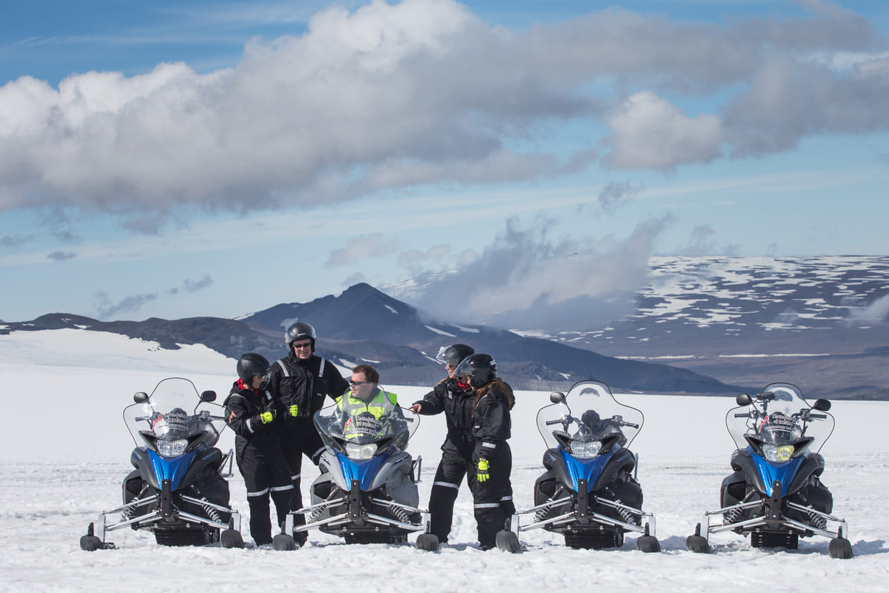 Golden Circle & Glacier Snowmobiling 7