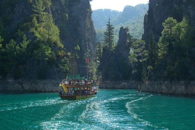 All Inclusive Green Canyon Boat Tour with Lunch and Soft Drinks 10