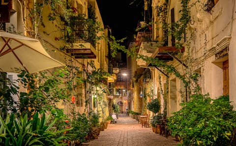 Private Day Trip to Chania, Rethymno, and Kournas Lake from Heraklion
