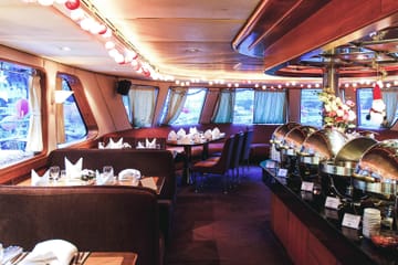 Grand Pearl Candlelit Dinner Cruise: A Night to Remember