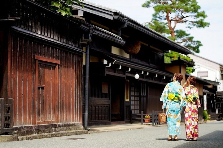 Nagoya to Hida Takayama & Shirakawago World Heritage Day Tour