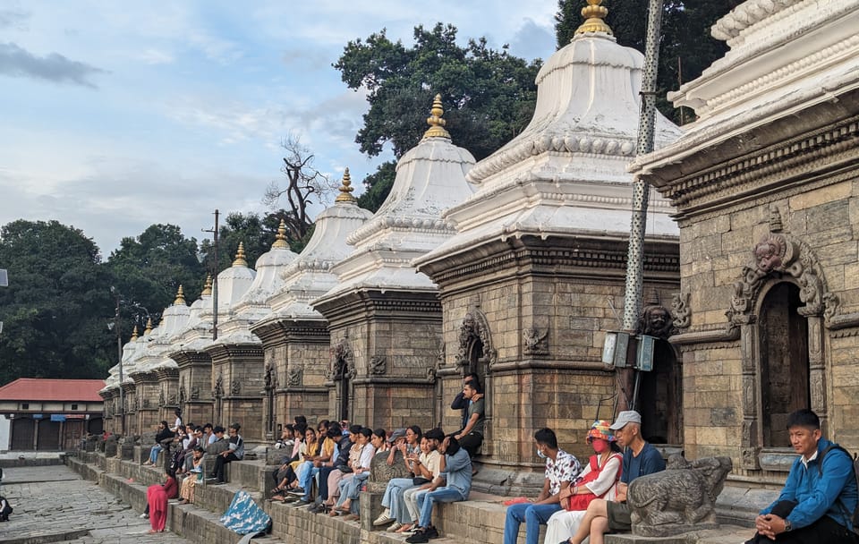 Pashupatinath Temple and Boudha Stupa Cultural Tour in Lalitpur