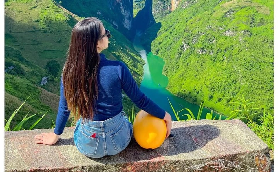 Motorbike Adventure Tour of Ha Giang Loop in 2 Days