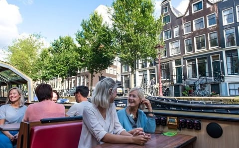 Amsterdam Canal Cruise with Audio Guide and Highlights