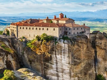 Two-Day Bus Tour of Delphi and Meteora in Greece