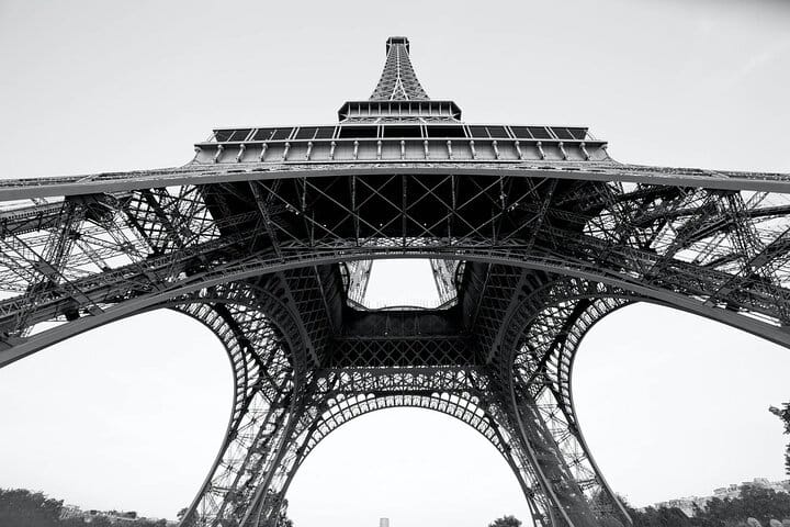 CDG Transfers with Eiffel Tower and Walking Tour of Belleville. 7