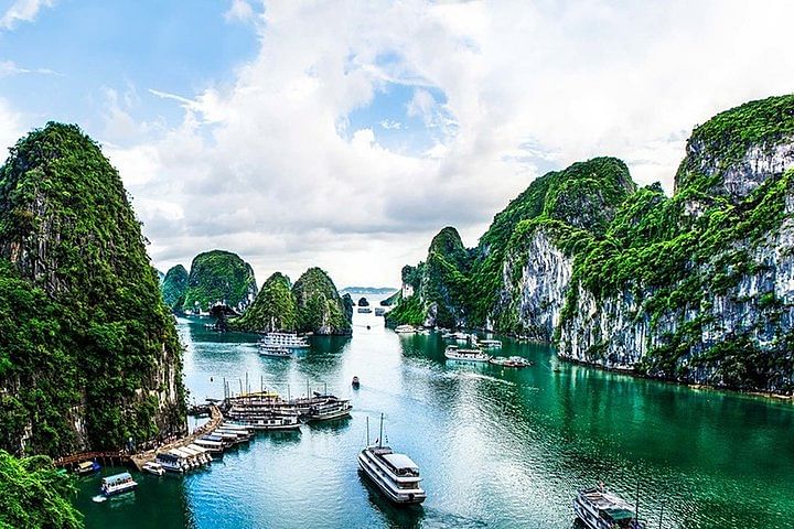 Highlights of Vietnam & Cambodia: Explore Hanoi, Halong Bay & Angkor Wat