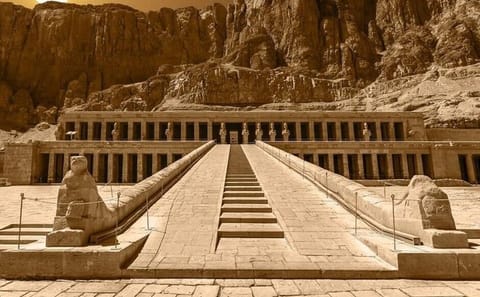 Valley of the Kings and Karnak Temple Day Trip from Hurghada