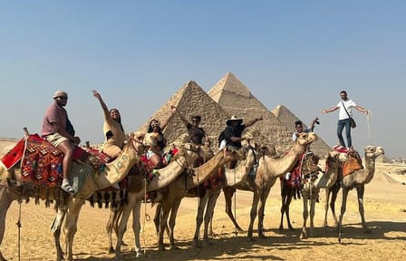 Private Giza Pyramids and Sphinx Tour with Desert Views