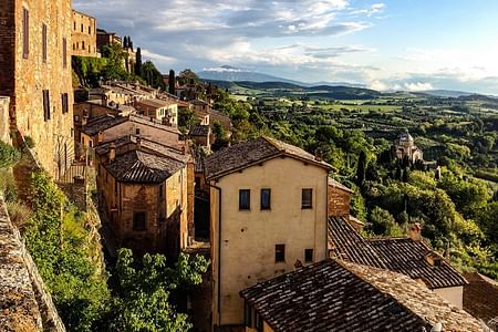 Sightseeing Bus Tour from Florence to Rome: Explore Montepulciano & Civita di Bagnoregio