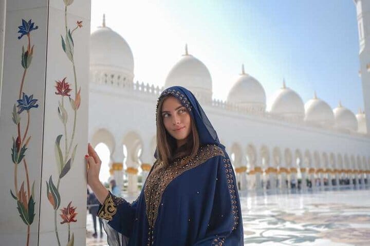 Abu Dhabi City Tour with Sheikh Zayed Mosque from Dubai 4