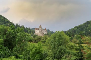 Small-Group Tour of Bran, Rasnov, and Peles Castles from Brașov