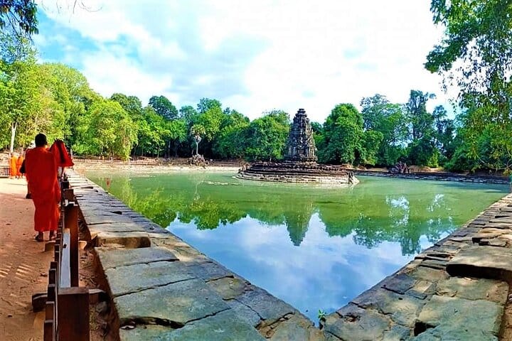 Kbal Spean Trekking Tour with Banteay Srei and Landmine Museum 6