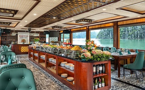 Luxury Day Tour of Halong Bay with Activities and Lunch