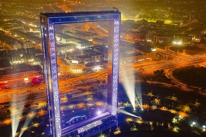 Dubai frame tour with private round trip transfers