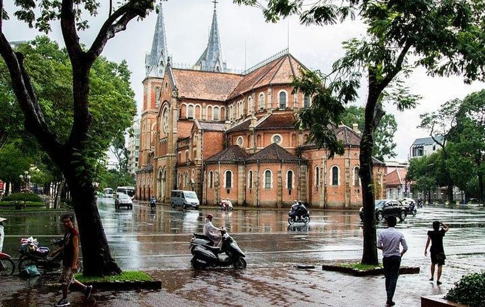 Cu Chi Tunnels and Ho Chi Minh City Full-Day Tour