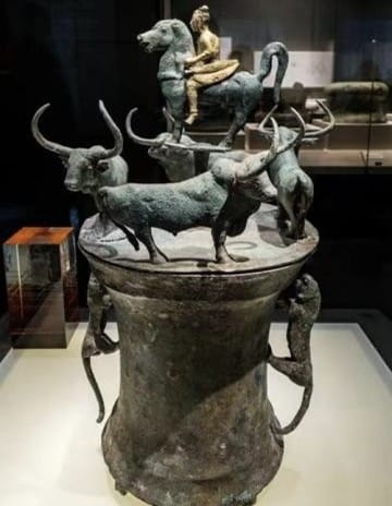 Yunnan bronze animal relics