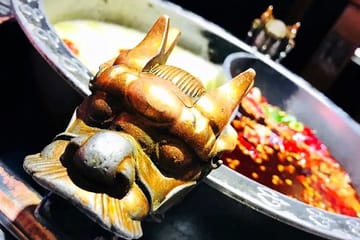 Private Huangpu River Cruise and Hot Pot Dinner in Shanghai