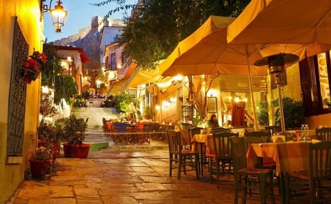 Evening Walking Tour of Athens' Plaka Neighborhood