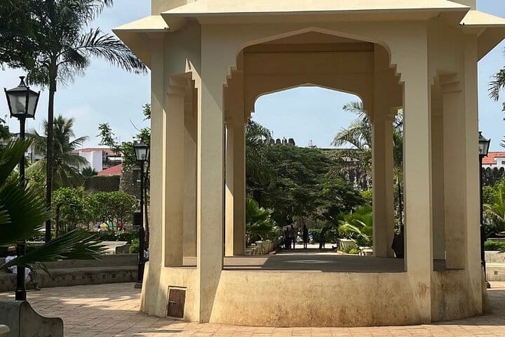 Stone town walking city tour and Nakupenda sandbank with lunch 4