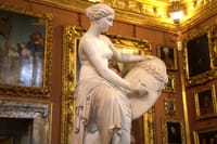 Florence: Palazzo Pitti Priority Entry Experience with Audio Guide