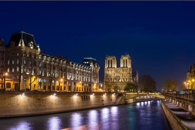 Ghosts Paris Tour: Mona Lisa's Murder Night Game (Notre Dame, Île de la Cité) 8