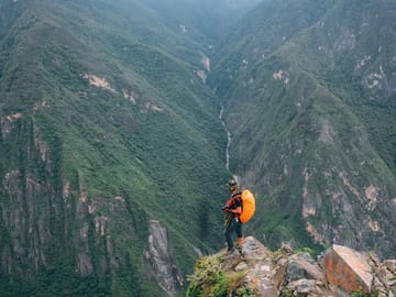 One-day Tiger Leaping Gorge Hiking Tour From Lijiang