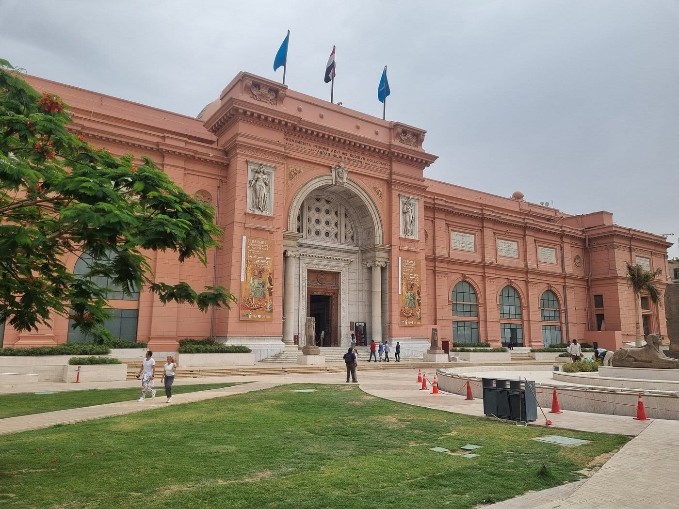 Entrada al Museo Egipcio de El Cairo