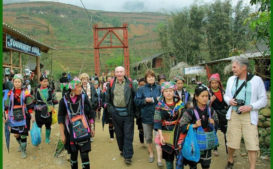 Two-Day Bac Ha Market Tour with Overnight Hotel Stay