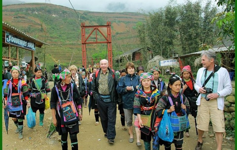 Two-Day Bac Ha Market Tour with Overnight Hotel Stay