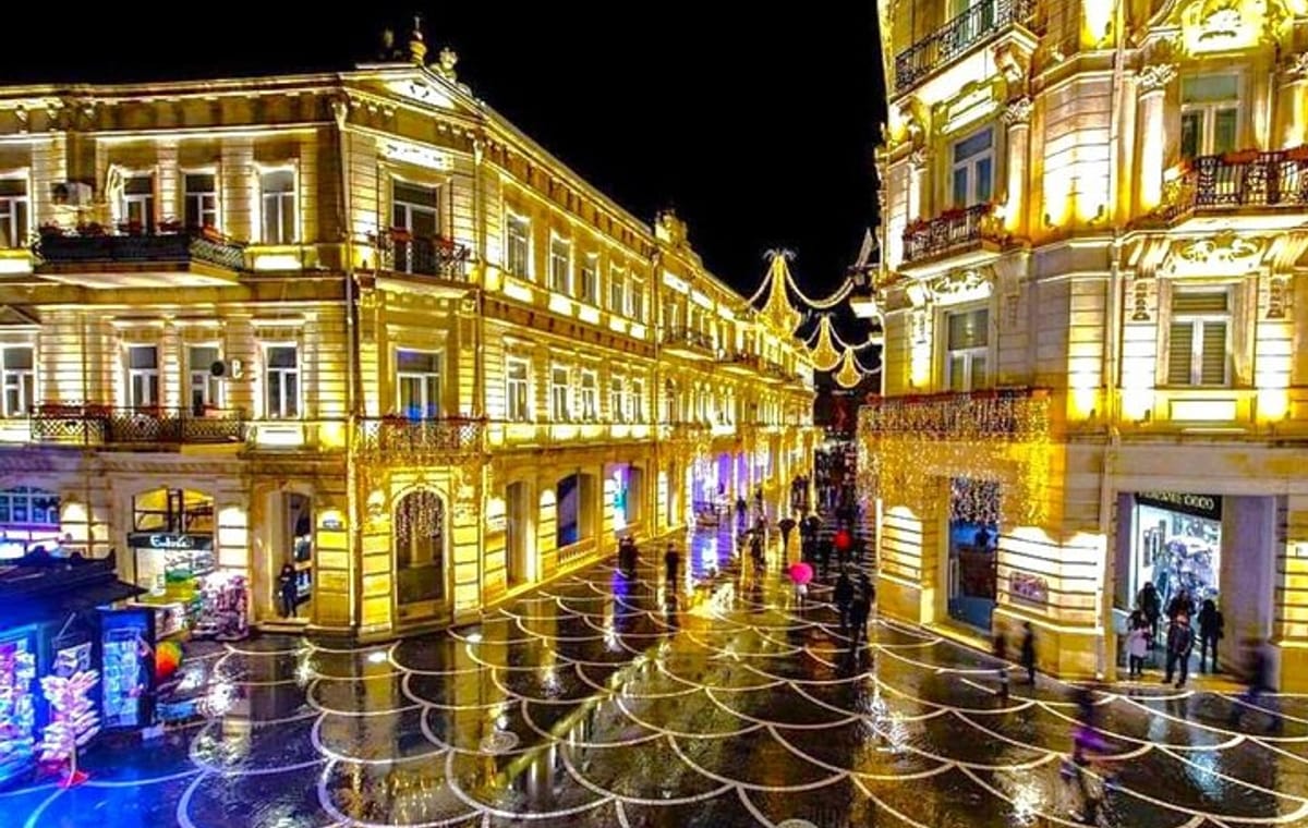 4 Nights Private Azerbaijan Tour from Caspian Lights to Mountains