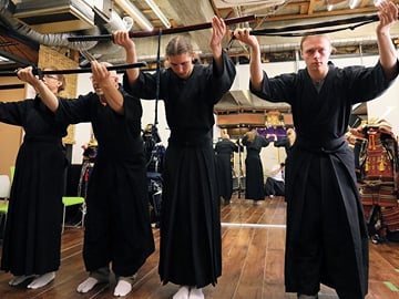 Began with a bow Based on the idea of training with the power of the ancient god of war, a shrine is enshrined in the dojo, and training begins and ends with a bow before the shrine.