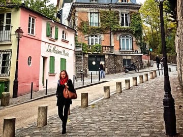 Professional Photoshoot Experience at La Maison Rose, Paris