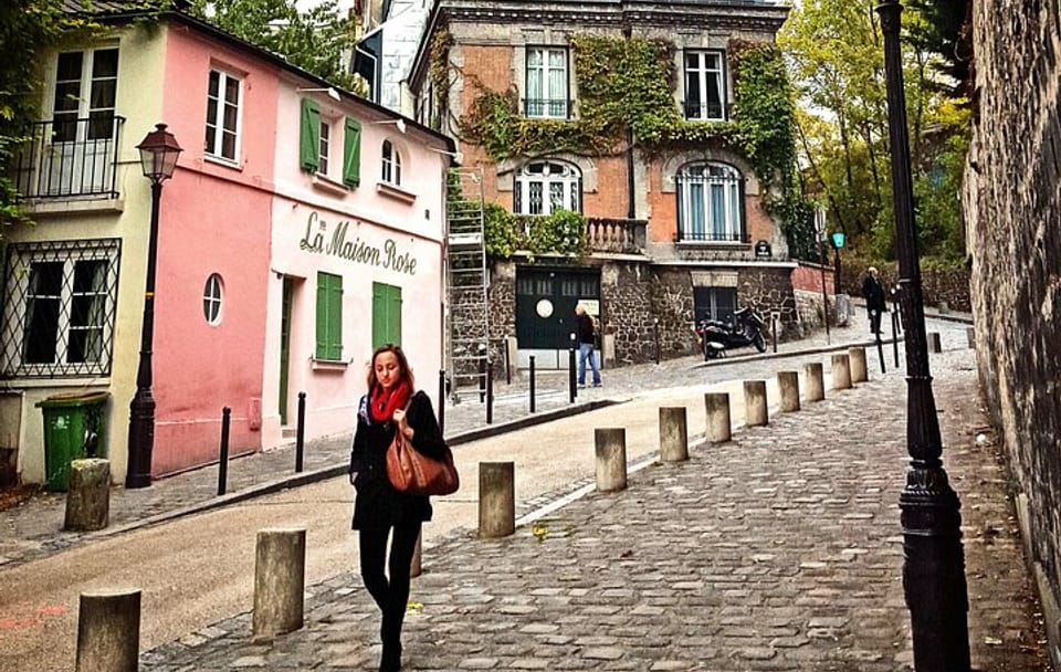 Professional Photoshoot Experience at La Maison Rose, Paris